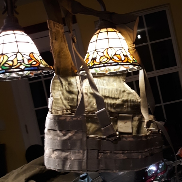 Military vest med/large - Picture 7 of 7